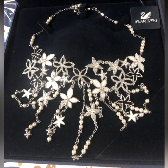 Swarovski necklace with the original box. - Picture 2 of 6